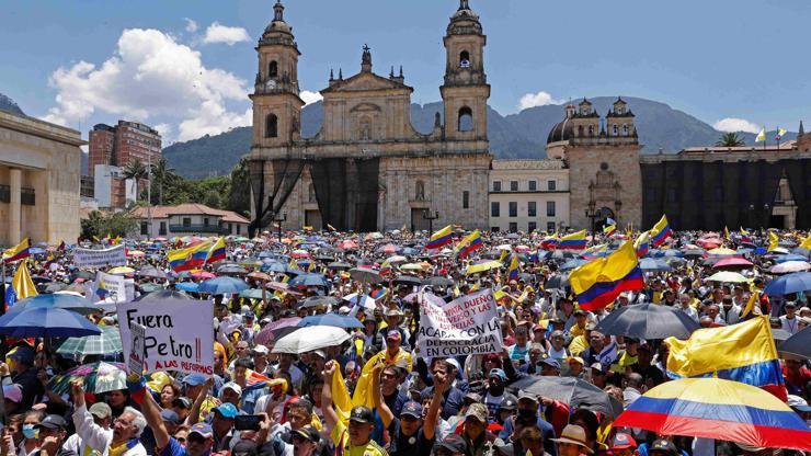 Kolombiya’da hükümet karşıtı protesto