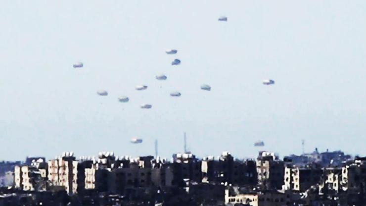 CNN TÜRK saniye saniye görüntüledi: Gazze’ye havadan yardım