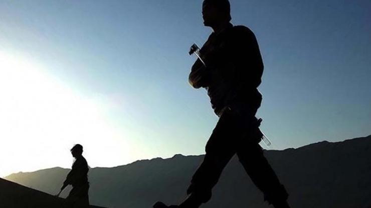 PKKda çözülme sürüyor 2 terörist daha teslim oldu