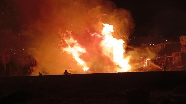 Son dakika... Bursada palet fabrikasında yangın