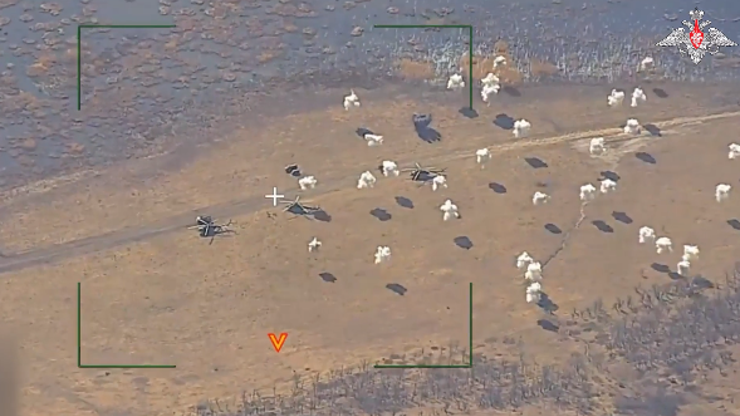 Rusya, Ukrayna helikopterlerinin vurulma anını gösteren videoyu paylaştı