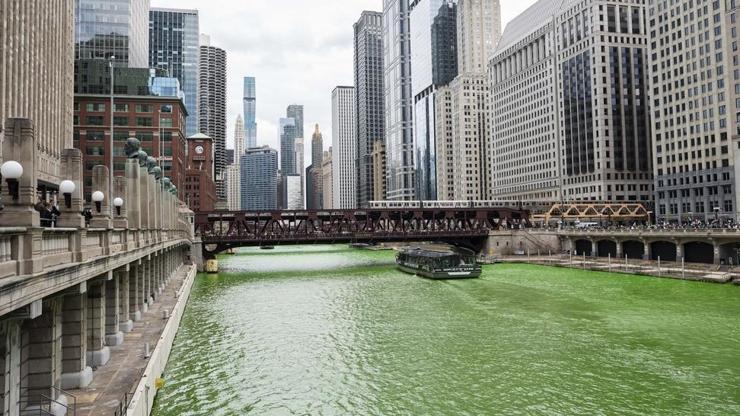 Chicago Nehri yine yeşile boyandı