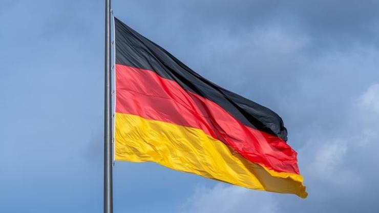 Alman istihbaratı ilanla ajan arıyor