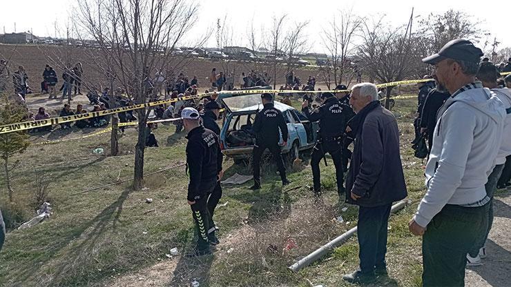 Son dakika... Konyada otomobil otobüs durağına daldı: 3 ölü