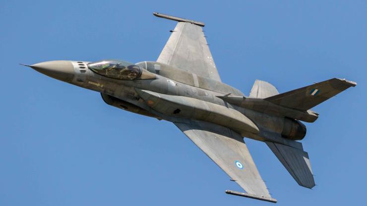 Yunanistana ait F-16 uçağı Ege Denizinde düştü