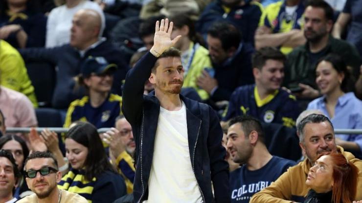 Mert Hakan Yandaş, Fenerbahçe Beko maçını izledi