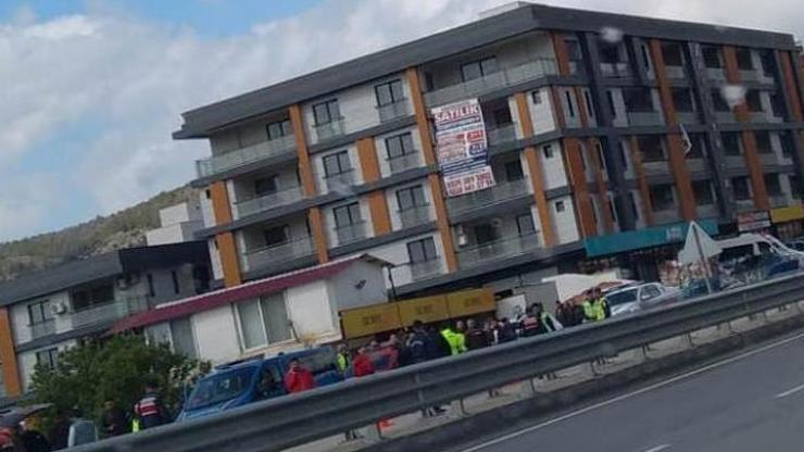 Otomobilde boğazı kesilerek öldürüldü