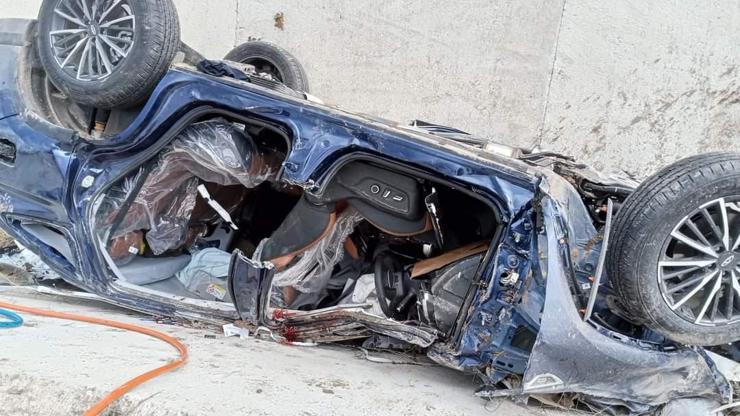 Şarampole yuvarlanan otomobildeki sürücüyü itfaiye kurtardı Şarampole yuvarlanan otomobildeki sürücüyü itfaiye kurtardı