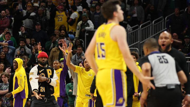 Çift uzatmada kazanan LA Lakers