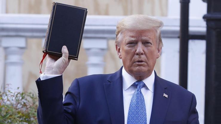 Donald Trump, internetten 59.99 dolara İncil satıyor