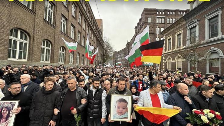 Yüzlerce kişi Solingen’de hayatını kaybeden aile için yürüdü: Adalet istiyoruz