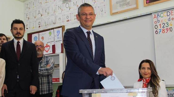 CHP lideri Özgür Özelin sandığından CHP adayı çıktı