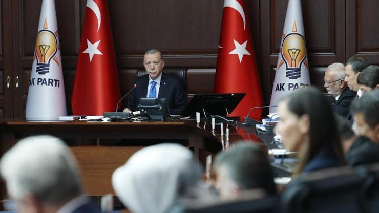 AK Parti MYKdan açıklama Cumhurbaşkanı Erdoğandan kibir hastalığı uyarısı