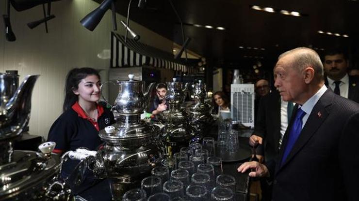 Erdoğan, Ankarada bir kafede vatandaşlarla sohbet etti