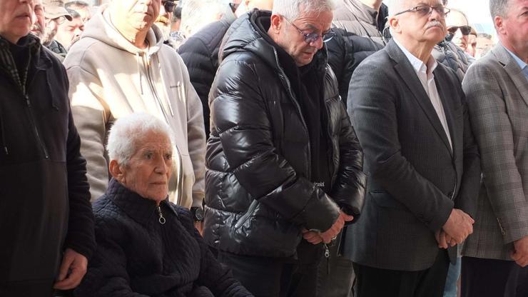 Oyuncu Zafer Algöz, annesinin ardından 25 gün sonra da babasını kaybetti