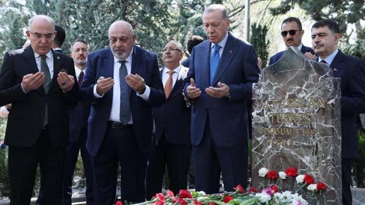 Cumhurbaşkanı Erdoğandan Türkeşin mezarına ziyaret