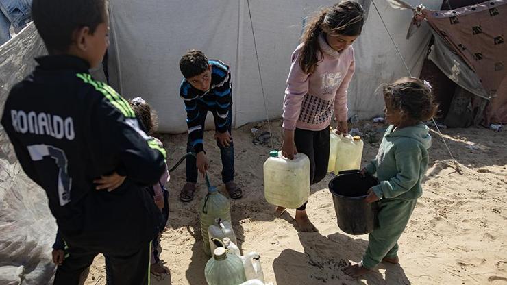Gazzede açlık ve susuzluktan ölen çocuk sayısı 31e yükseldi