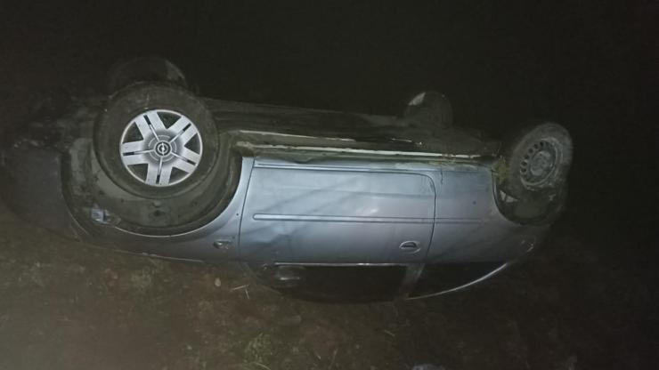 Mardin'de şarampole yuvarlanan otomobilin sürücüsü yaralandı