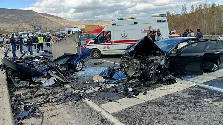 Malatya’da feci kaza Otomobil bu hale geldi: 3 ölü, 5 yaralı
