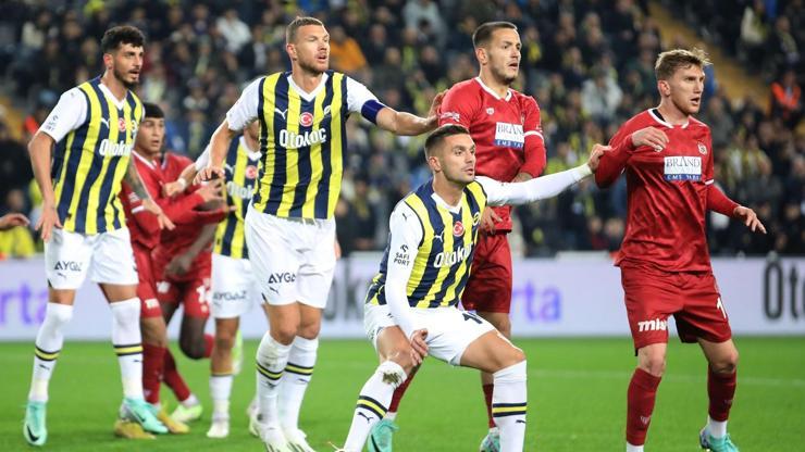 Sivasspor - Fenerbahçe maçları bol gollü geçiyor