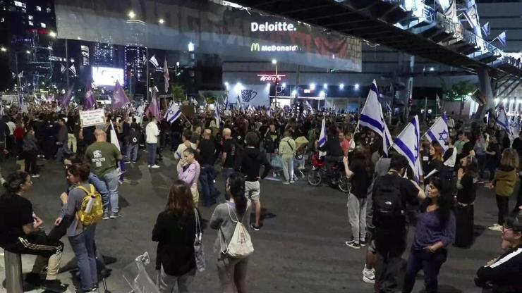 Tel Aviv’de dev protesto: “Savaşın kazananı yok”