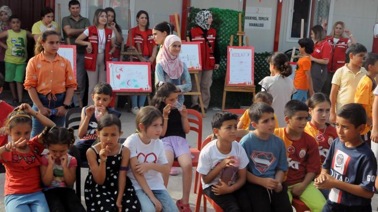 Türk Kızılay, 23 Nisan'ı Hatay'da depremzede çocuklarla kutladı Türk Kızılay, 23 Nisan'ı Hatay'da depremzede çocuklarla kutladı