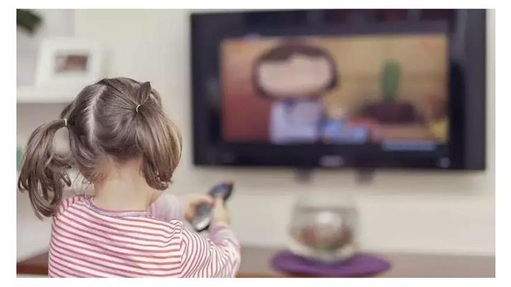 Yaşına uygun ve kurallı televizyon izlemeyen çocuklar, olaylar arasında ilişki kuramayabilir