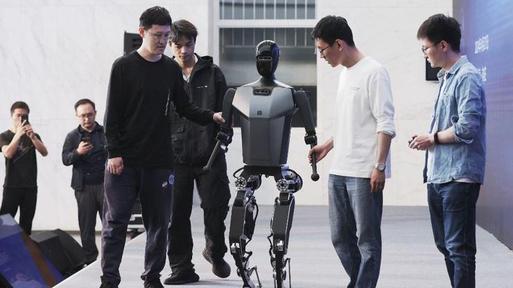 İnsan gibi koşabilen robot: Tiangong