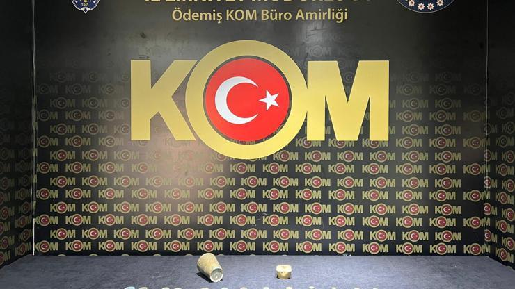 İzmir'de Bizans dönemine 33 sikke ve 17 obje ele geçirildi; 1 gözaltı İzmir'de Bizans dönemine 33 sikke ve 17 obje ele geçirildi; 1 gözaltı