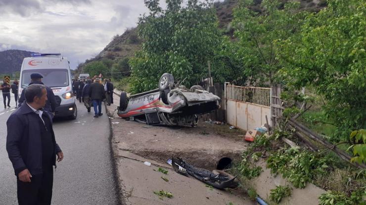 Sivas’ta kamyonet yol kenarına devrildi: 5 yaralı Sivas’ta kamyonet yol kenarına devrildi: 5 yaralı