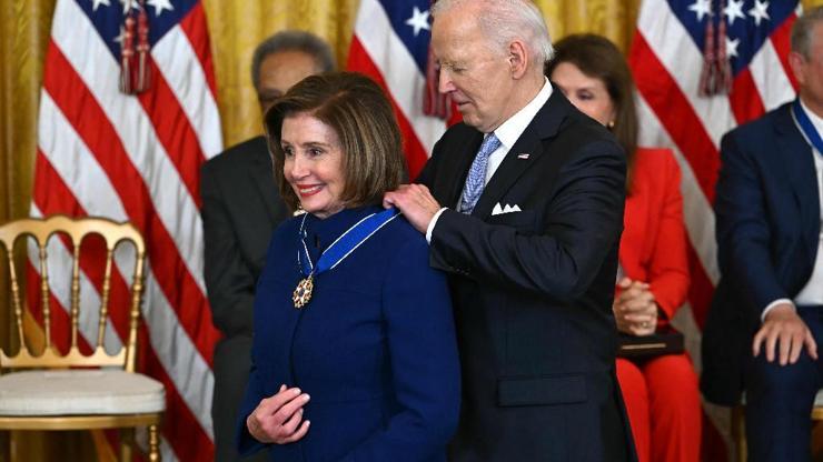 Biden’dan Pelosi ve Gore’a başkanlık madalyası