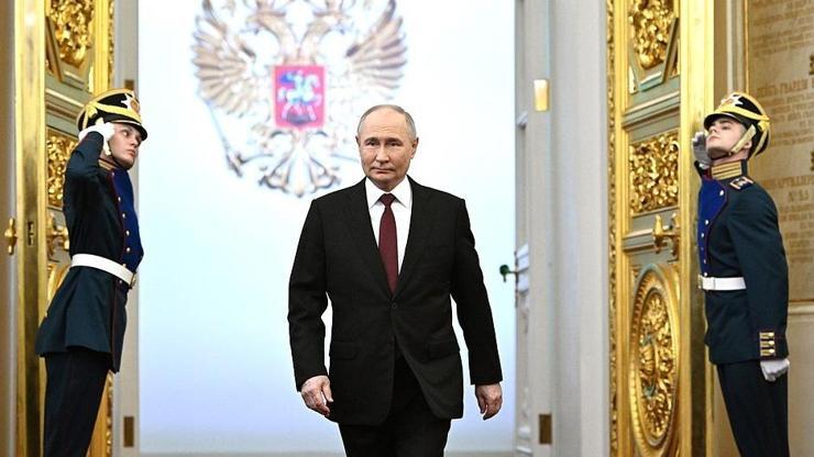 Kremlinde tören: Putinin 5. dönemi başladı