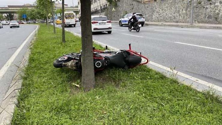 Feci kaza: Ağaca çarpan motosiklet sürücüsü can verdi