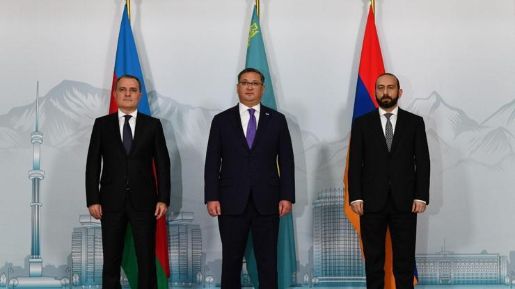 Azerbaycan ve Ermenistan dışişleri bakanları Kazakistan’da bir araya geldi