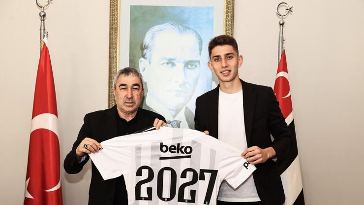 Beşiktaşta genç futbolcu Demir Ege Tıknazın sözleşmesi yenilendi