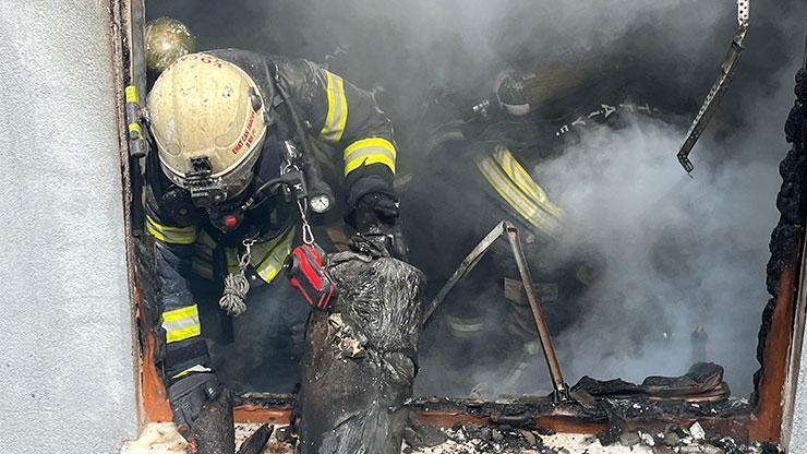 Binada yangın dehşeti: 7 yaşındaki çocuk hayatını kaybetti