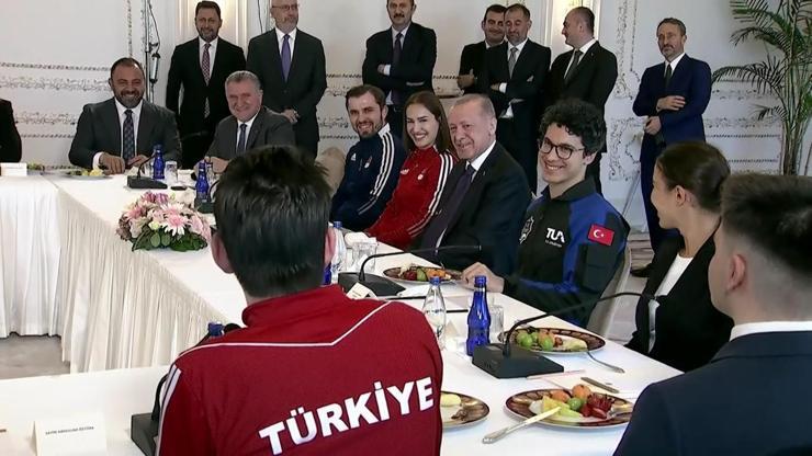 Cumhurbaşkanı Erdoğan gençlerle buluştu: “19 Mayıs milletimizin hür ve bağımsız yaşama kararlılığının sembolüdür”