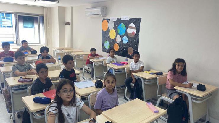 Şehzadeler Belediyesi'nde ortaokul öğrencilerine yaz kursu Şehzadeler Belediyesi'nde ortaokul öğrencilerine yaz kursu