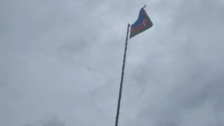 Ermenistanın iade ettiği 4 köyde Azerbaycan bayrağı dalgalandı