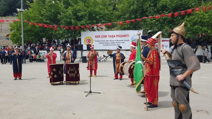 Pozantı'nın düşman işgalinden kurtuluşunun 104'üncü yılı kutlandı Pozantı'nın düşman işgalinden kurtuluşunun 104'üncü yılı kutlandı