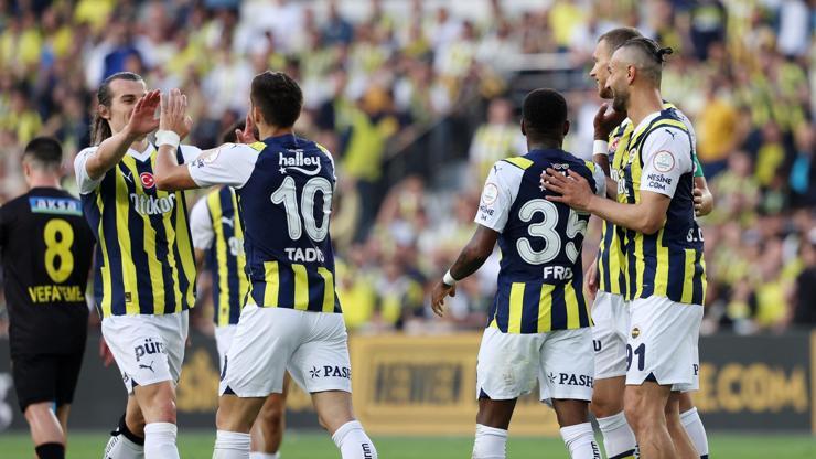 Fenerbahçeden göndermeli paylaşım: Gurur duyuyoruz alın terinizle