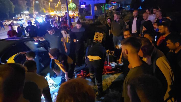 Düzce'de şampiyonluk kutlamalarında kaza; 2 yaralı Düzce'de şampiyonluk kutlamalarında kaza; 2 yaralı