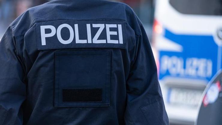 Almanyada aşırı sağcı konsere polis engeli