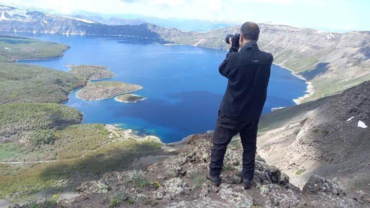 Dünyanın ikinci büyük krateri olan Nemrut, zirveden görüntülendi