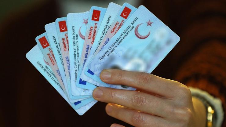 Türkiyede yaklaşık 6 milyon kişi çipli kimlik kartına geçmedi