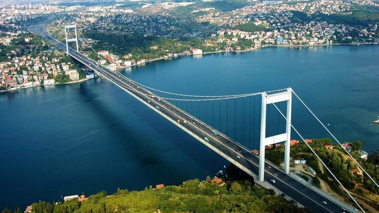 176 metrelik gemi arızalanmıştı: Boğaz tekrar trafiğe açıldı