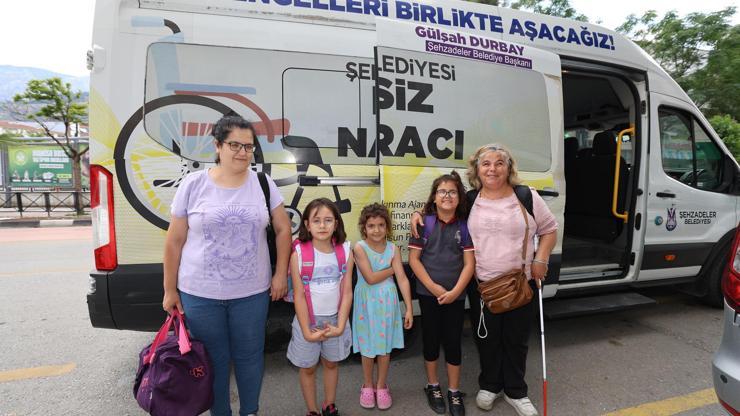 Şehzadeler'de engelli vatandaşlara nakil aracı desteği Şehzadeler'de engelli vatandaşlara nakil aracı desteği