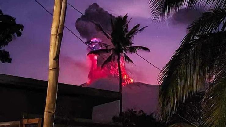 Kanlaon Yanardağı’nda patlama: Alarm seviyesi arttırıldı