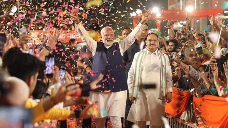 Hindistanda haftalar süren seçim maratonuna ilişkin Modi: Tarihi bir başarı