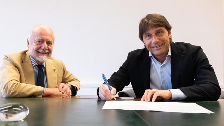 Napolinin yeni teknik direktörü Antonio Conte oldu